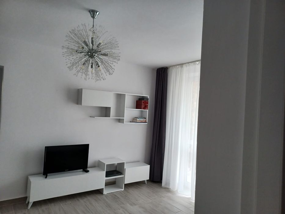 Inchiriez pe termen lung ap 2 camere