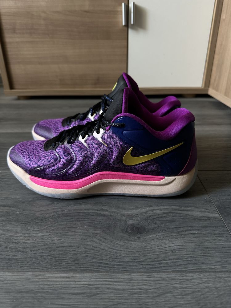KD 17 “Vivid Purple”