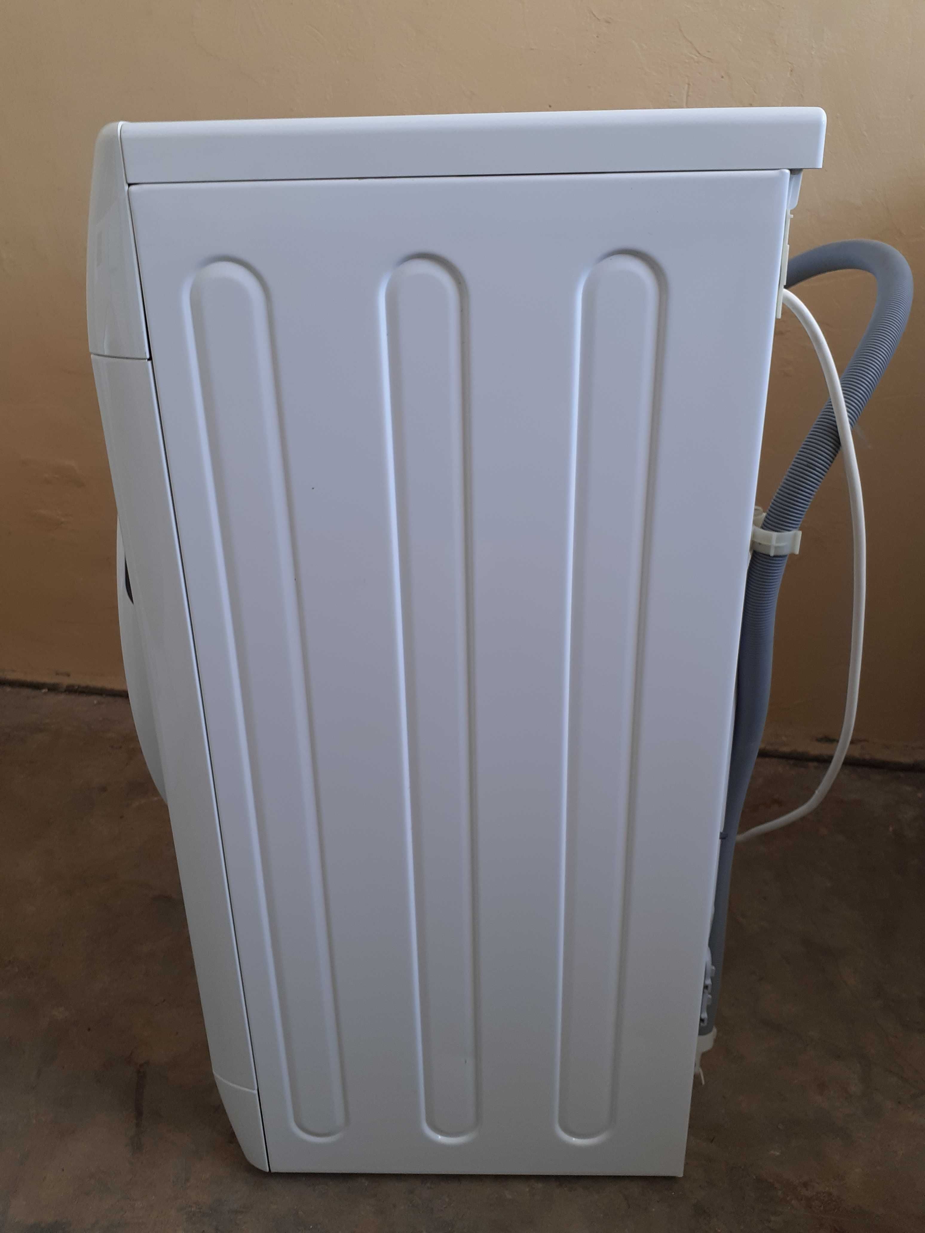 SLIM-WHIRLPOOL-6 kg,1200 rotatii