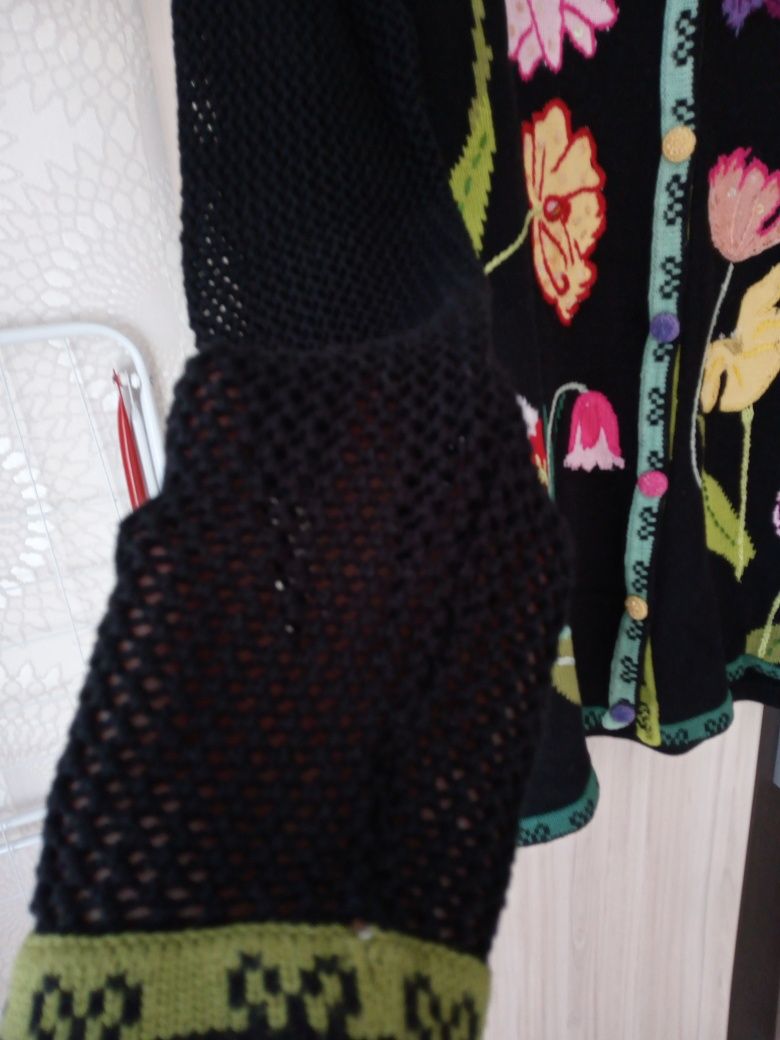 Дамска плетена  жилетка