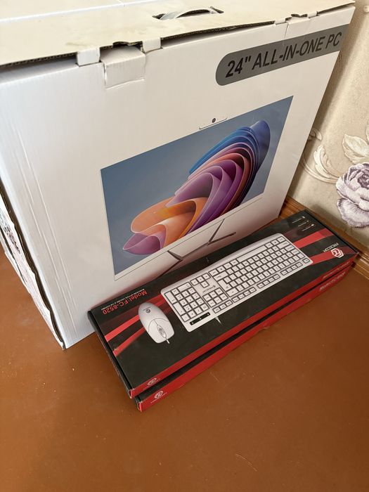 Продам срочно моноблок 2+ клавтура 2+. Шт