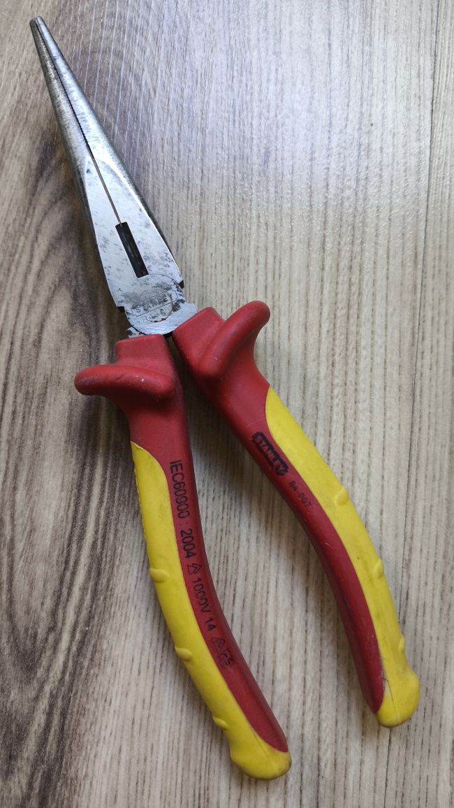 Клещи STANLEY  VDE 1000V