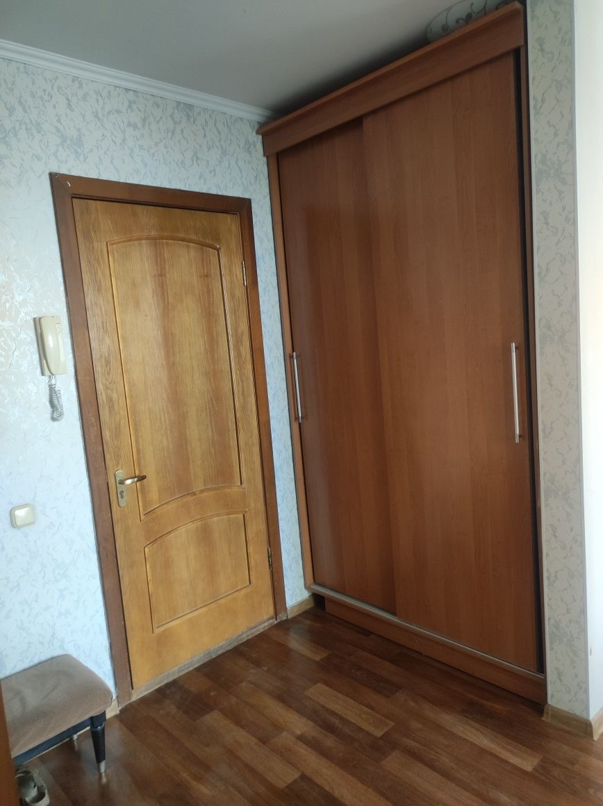 Продам 2 комнатную квартиру на 5 микр.