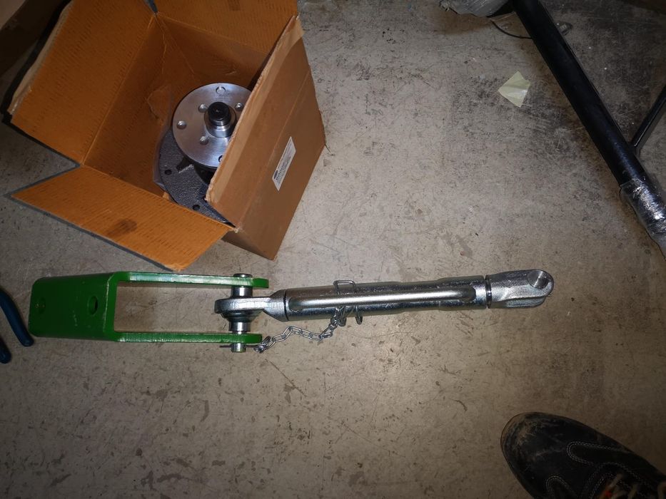 Ancora tractor john deere original preț 550 lei și suport 650 lei se o