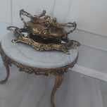 Măsuță  decor cu blat de  marmura cu accesoriu