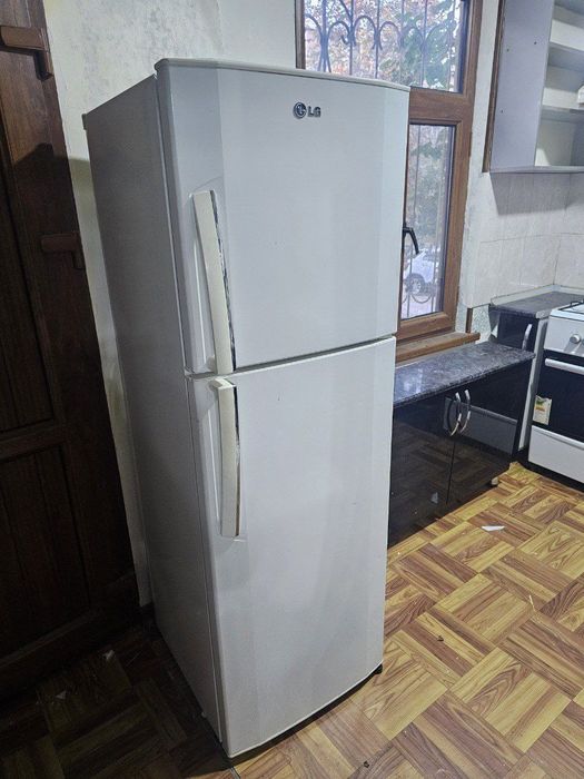 Срочно продам холодильник LG