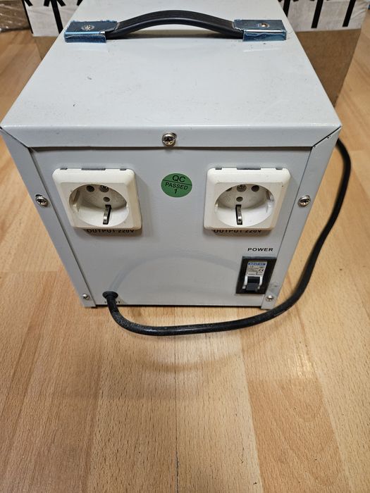 Stabilizator regulator tensiune 2000VA rețea priza 220v centrala termi
