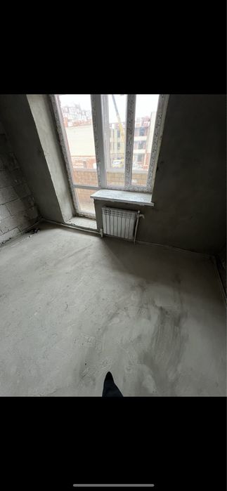 Пластиковые окно и дверь от балконной перегородки