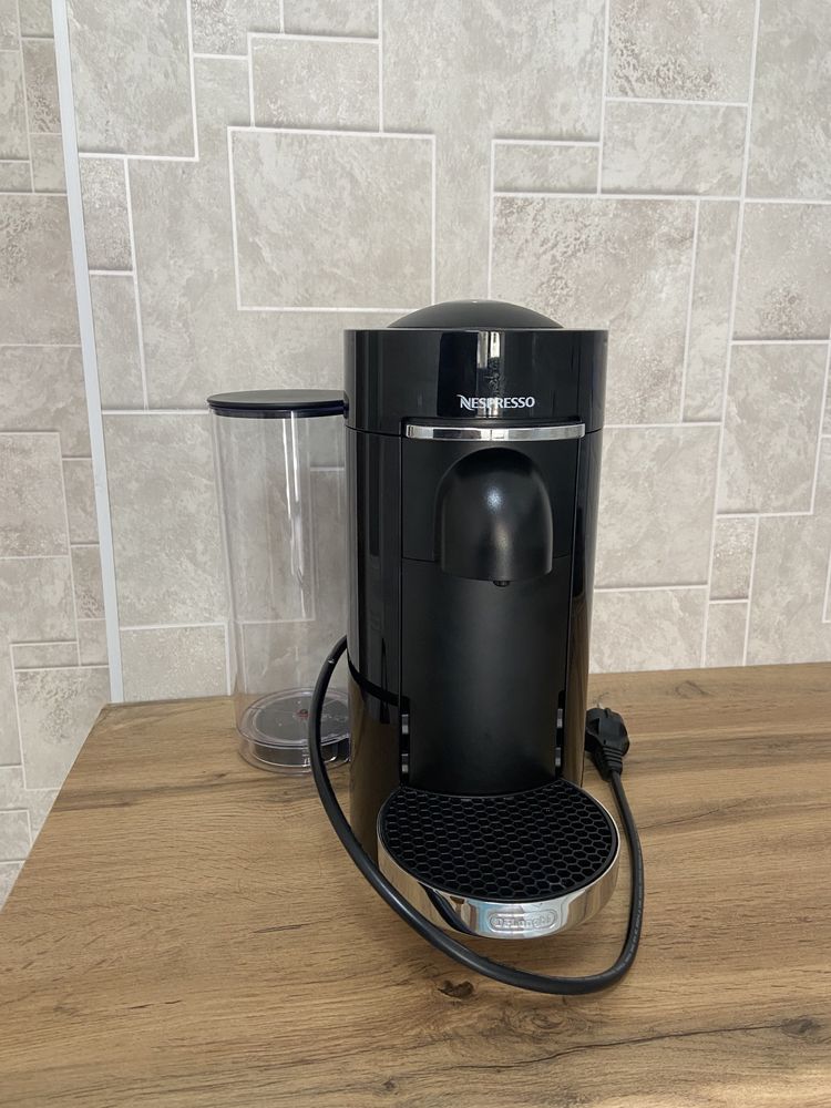 Nespresso DeLongHi кофемашинка