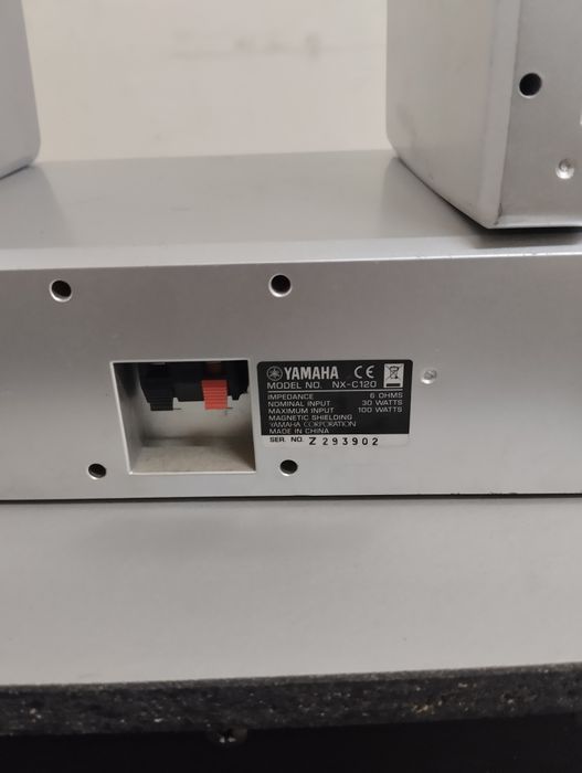 Yamaha субуфер +среда и две колони