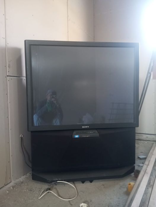 Телевизор SONY в хорошом состоянии