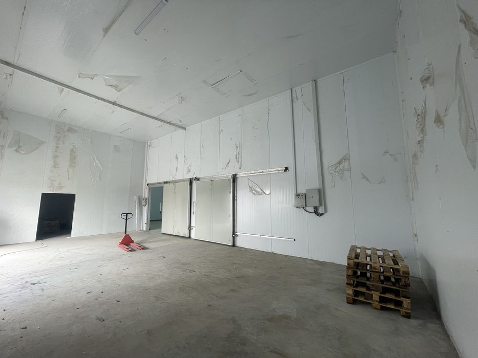 Новая холодильная камера, удобный заезд, хранение овощей и фруктов