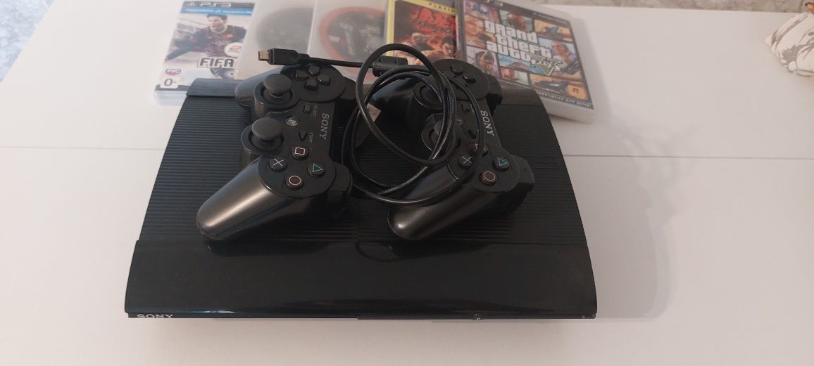 Продам PS3 Super slim
