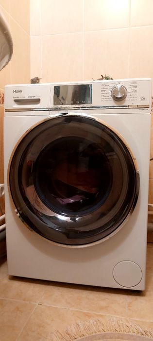 Б/у машинка на запчасти згорел только тен остальное все целое