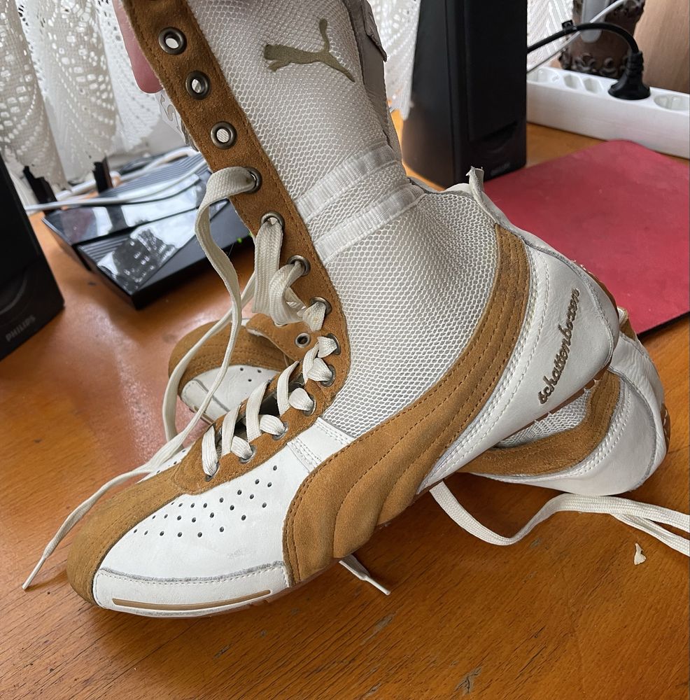 Boxing shoes Puma.