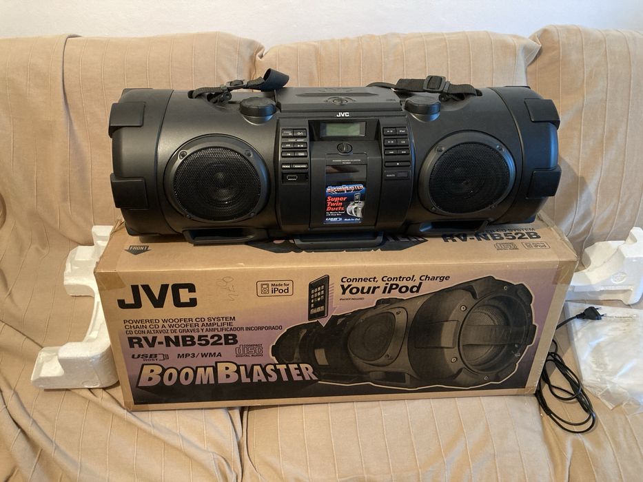 Ocazie! Boombox JVC BoomBlaster RV-NB52B ca nou, in cutie