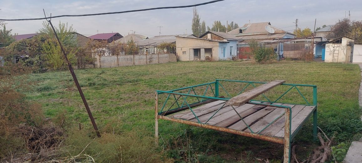 Продаётся  в Борданкуле участок 14 соток с домом,недалеко от школы.