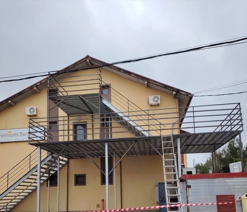 Confectionam scarii metalice zincate exterioare și pentru incendii , p