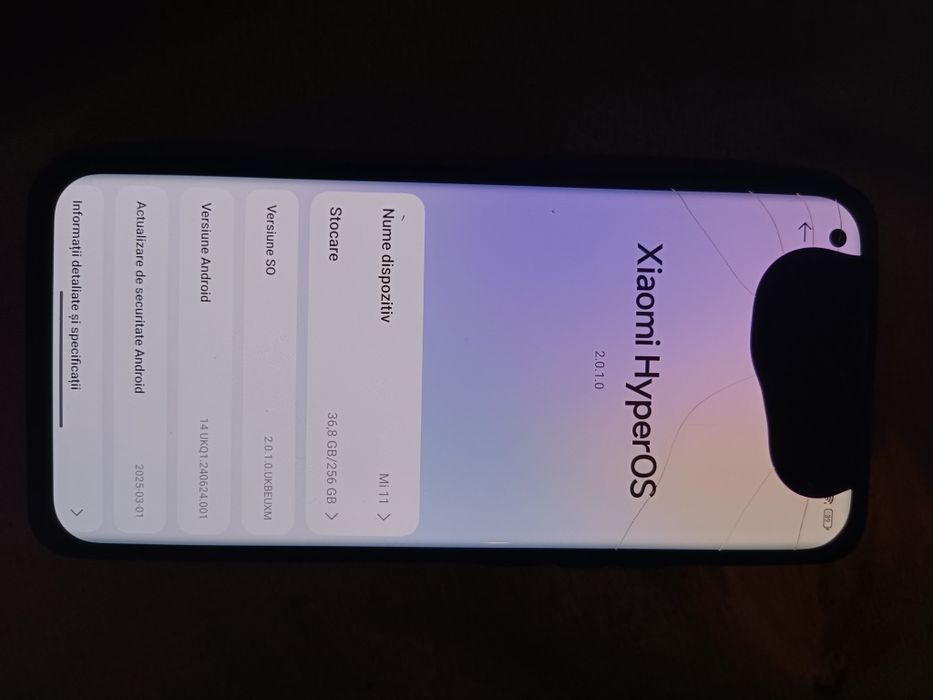 Xiaomi Mi 11, Display spart dar funcțional, bun pentru piese - 150 lei