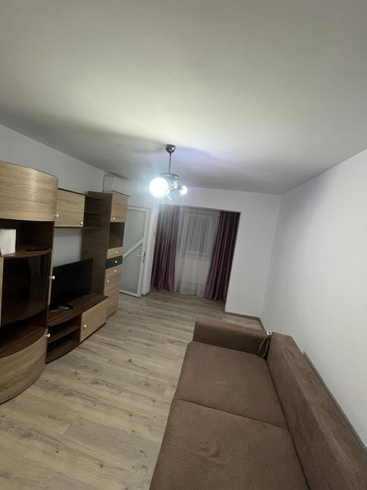 Garsoniera de închiriat