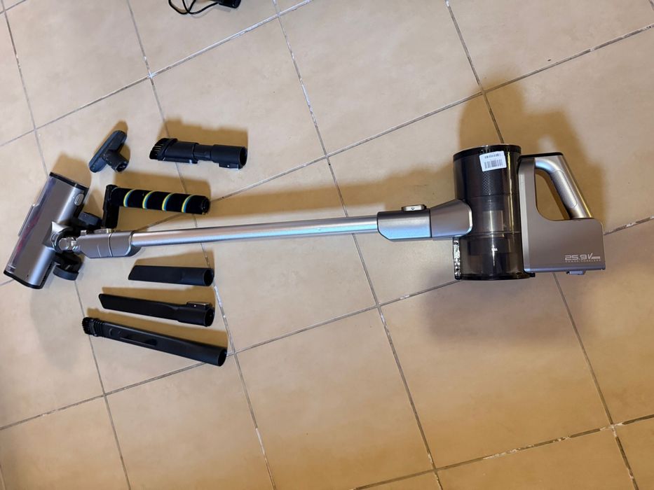 Aspirator vertical Heinner clean pro