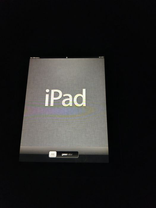 Ipad 1337 первого поколение на запчасти либо просто