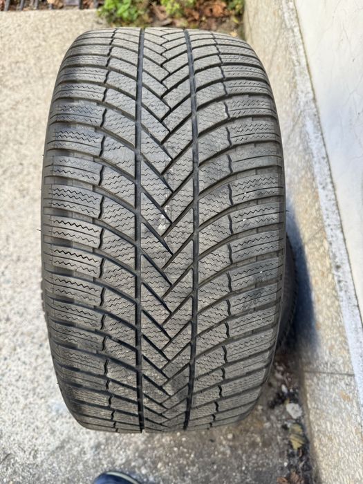 Продавам зимни гуми BRIDGESTONE спорт пакет 18 цола
