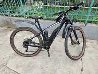 Bicicleta ebike Cube Acid One