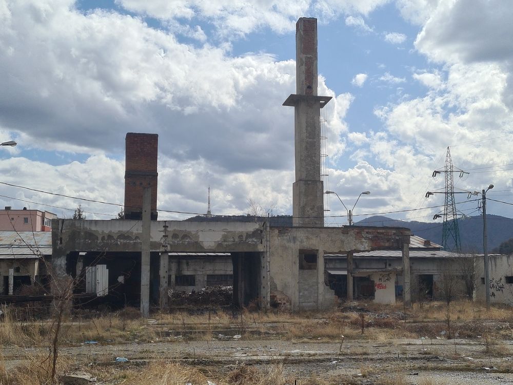 Vand Hala / Structura din beton /Spatiu depozitare