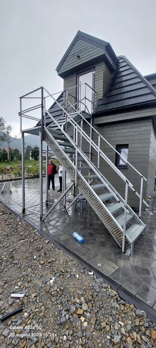 Scară zincată profesionala