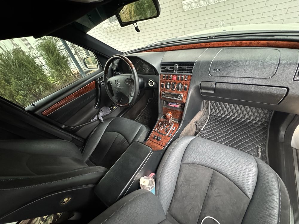 Mercedes Bens 202