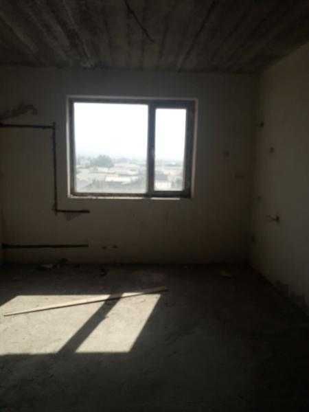 Ko`p qavatli uydagi xonadon