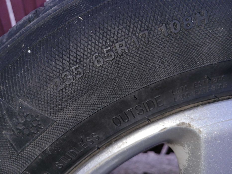 Jante Touareg cu anvelope de iarna - R17