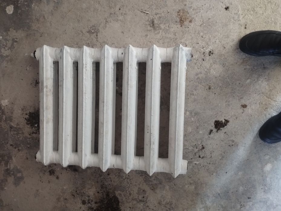 Чугун батарея сотилади