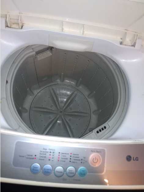 Продам машинку LG