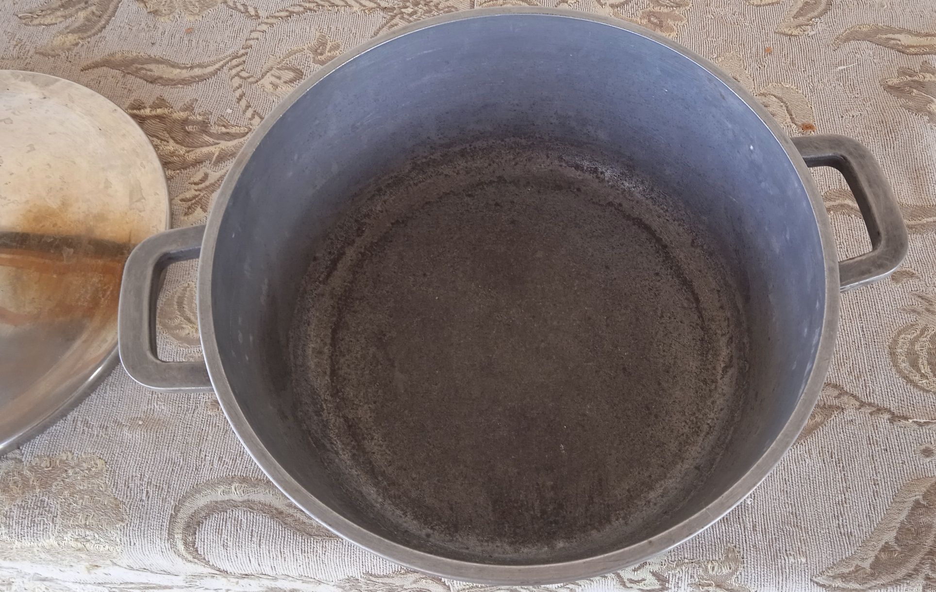 Казаны б/у 3.5л-7.5л