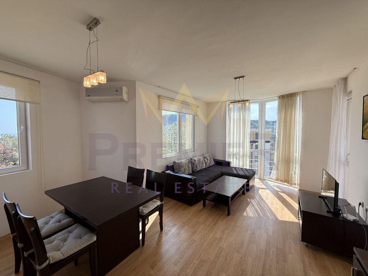 Продава се Тристаен апартамент в Каварна - 112 кв.м за 643 €/кв.м - Снимка #1