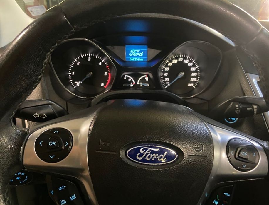 Ford Focus 2.0 автомобил