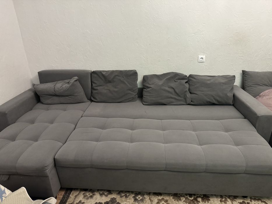 Поодам угловой диван!