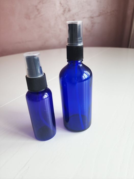 Маленький синий распылитель