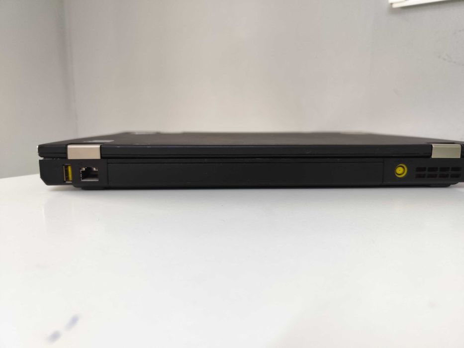 Lenovo Core i5 ОЗУ 8GB + SSD все работает отлично