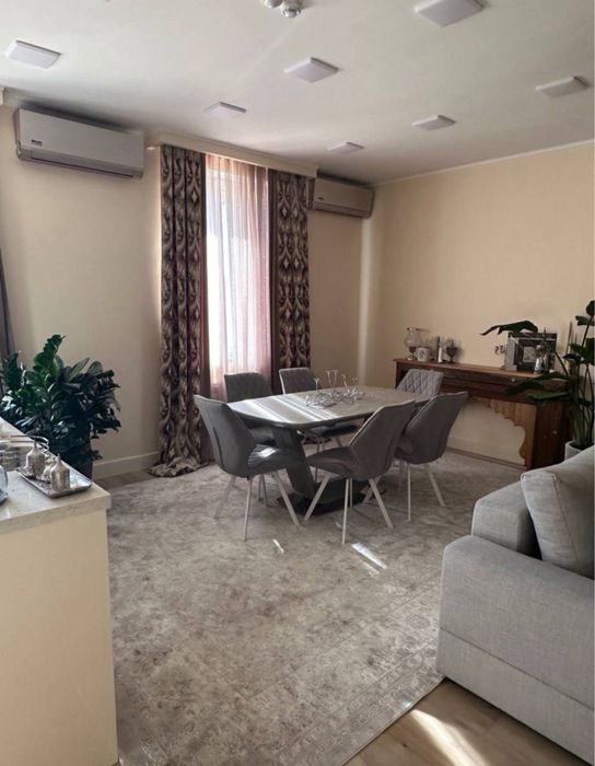 Продается квартира  Метро #Ойбек габус 3/8/& 160м2 с ремонтом