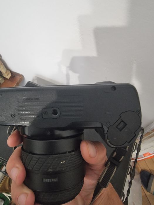 Aparat foto Canon 1000F N pe film