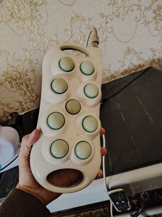 Csragem umurtqa bel massajori ham massaj qiladi ham qizdirad b/u