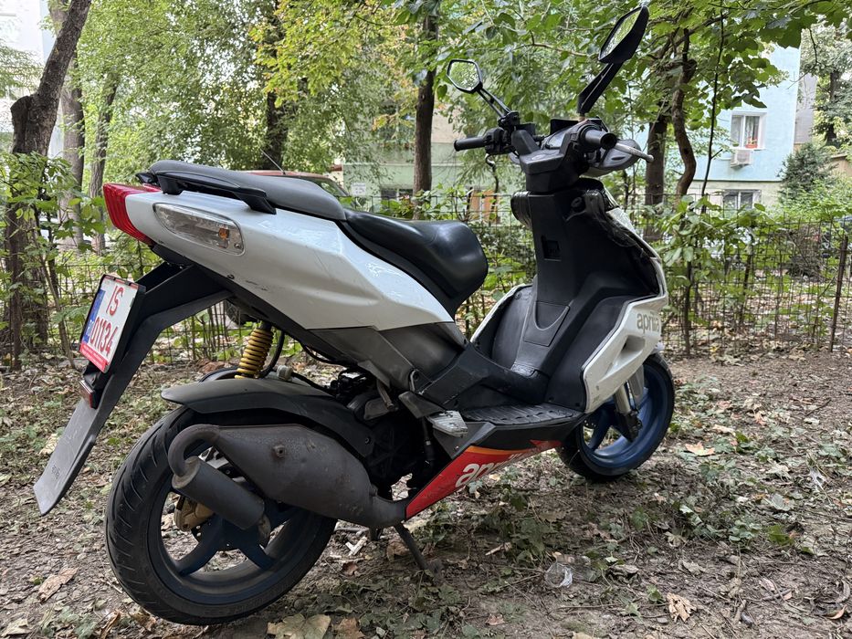 Scuter Aprilia SR50