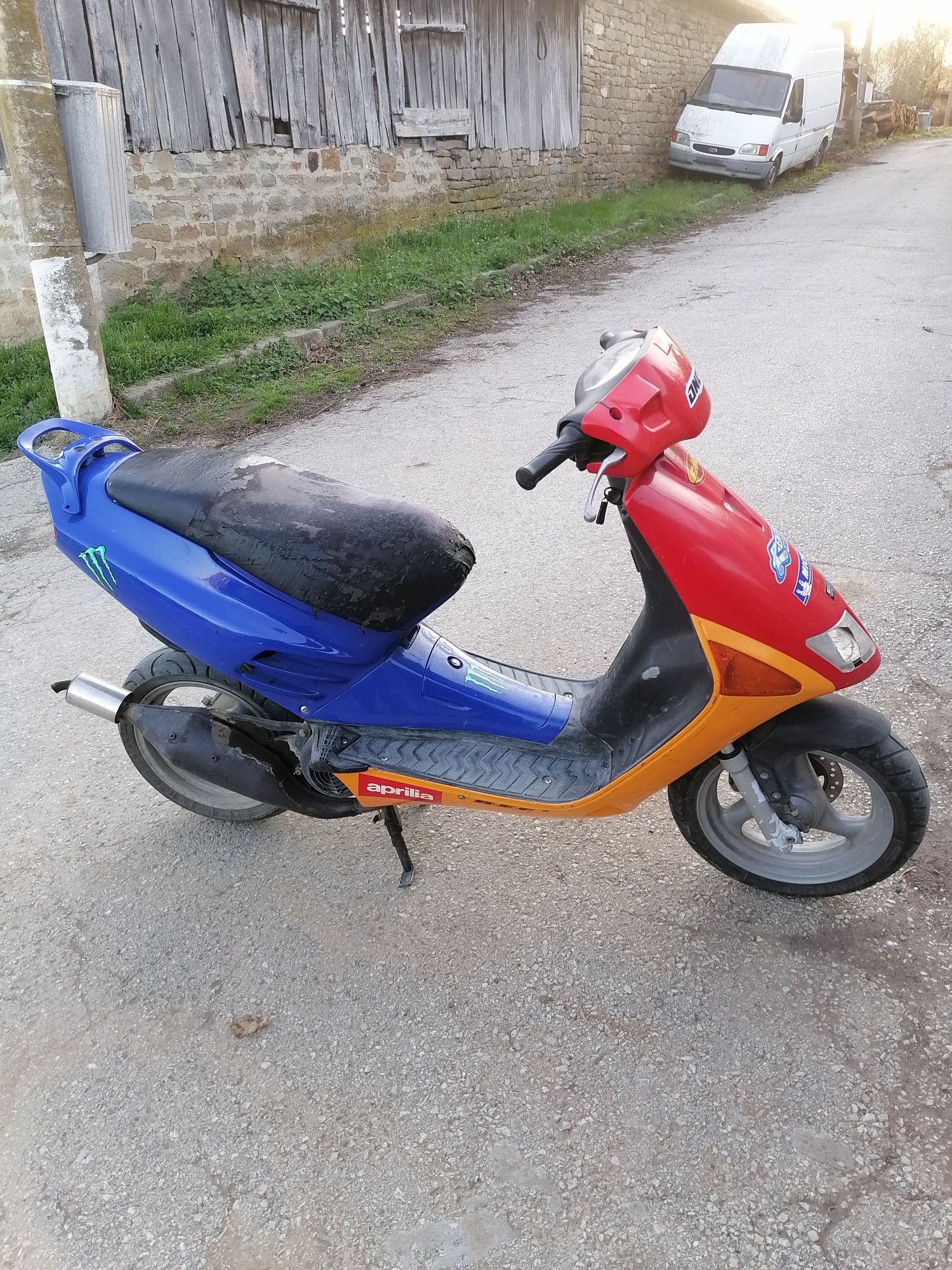 Скутер Aprilia 50куб.