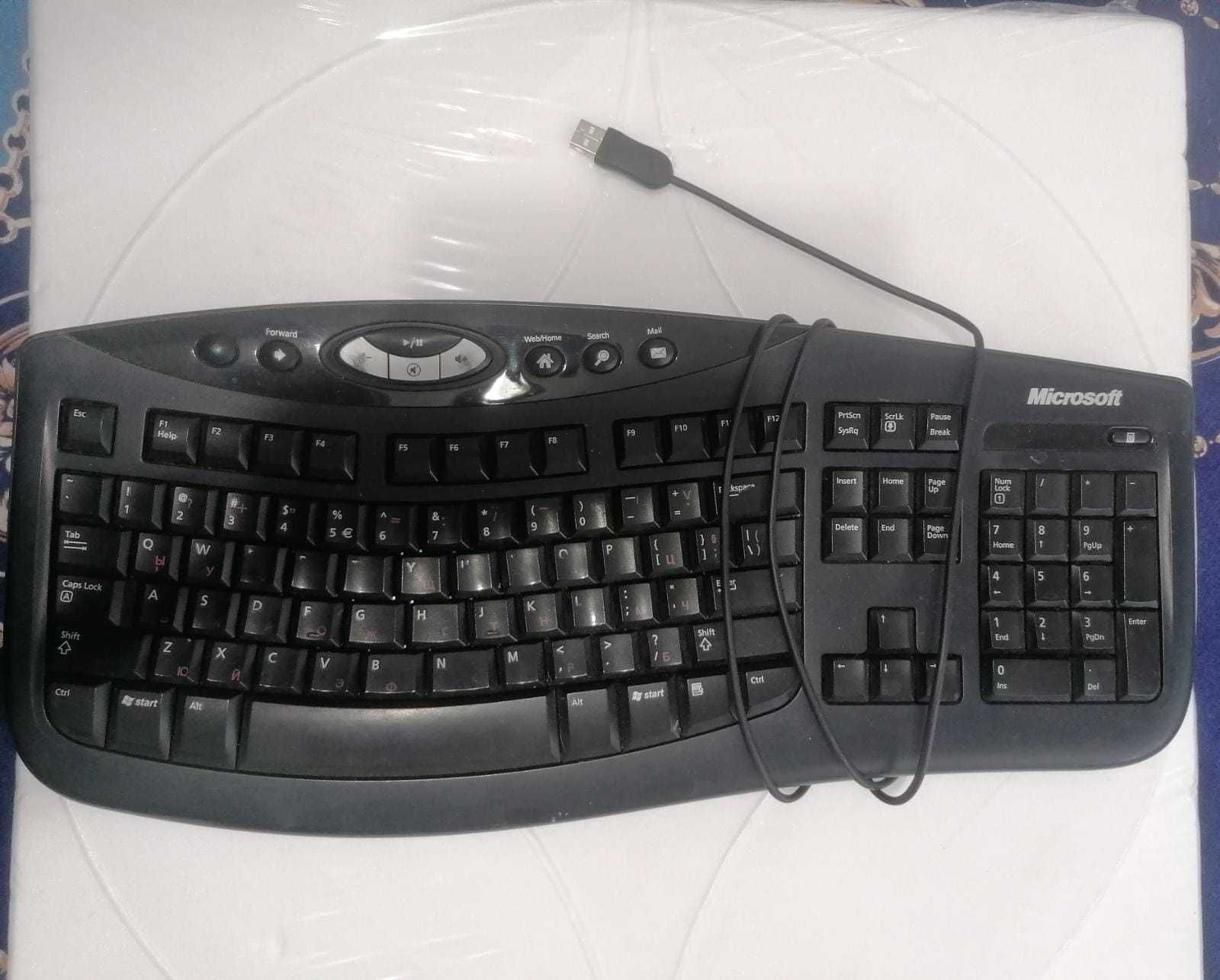 Tastatura Microsoft limba rusa cu fir