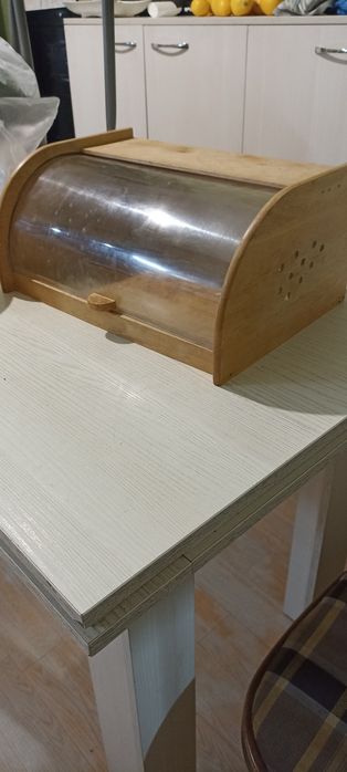 Продаётся хлебница деревянная