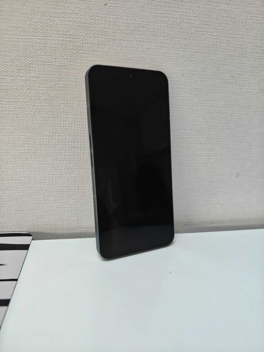 Nothing Phone (2) 12GB / 512GB – като нов!