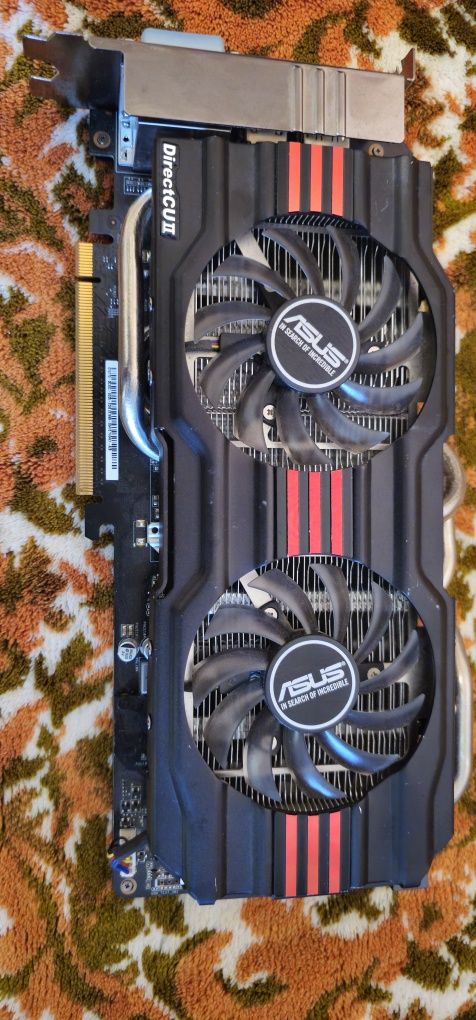 Placa video ASUS GTX 770 DirectCU II OC 2GB GDDR5 256-bit la 180 ron